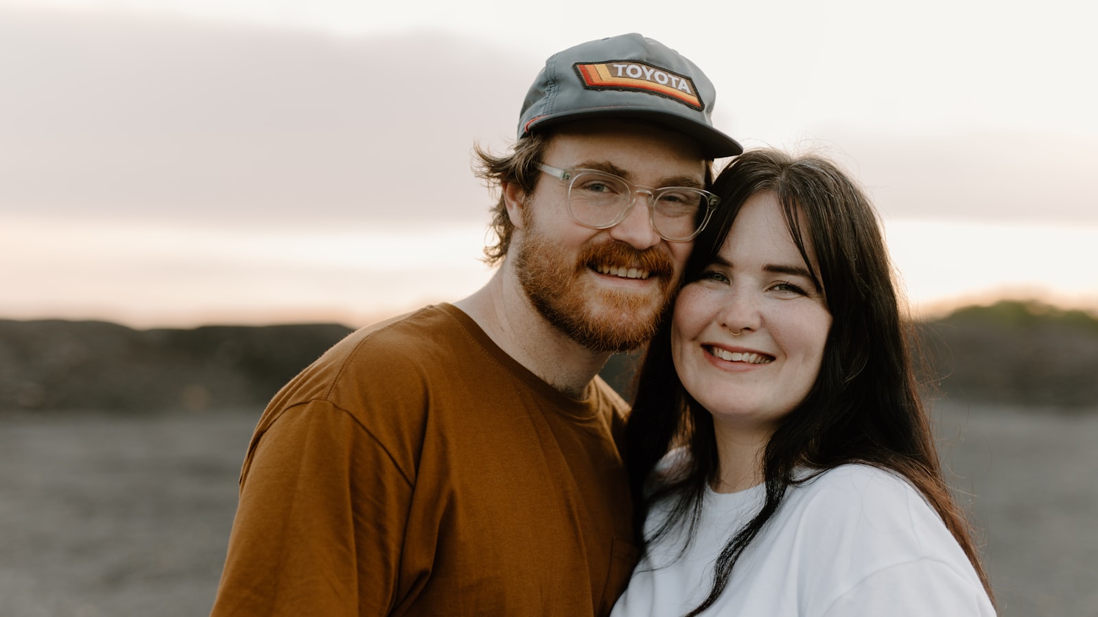 Феномен флюида: Как неосознанные сигналы формируют влечение